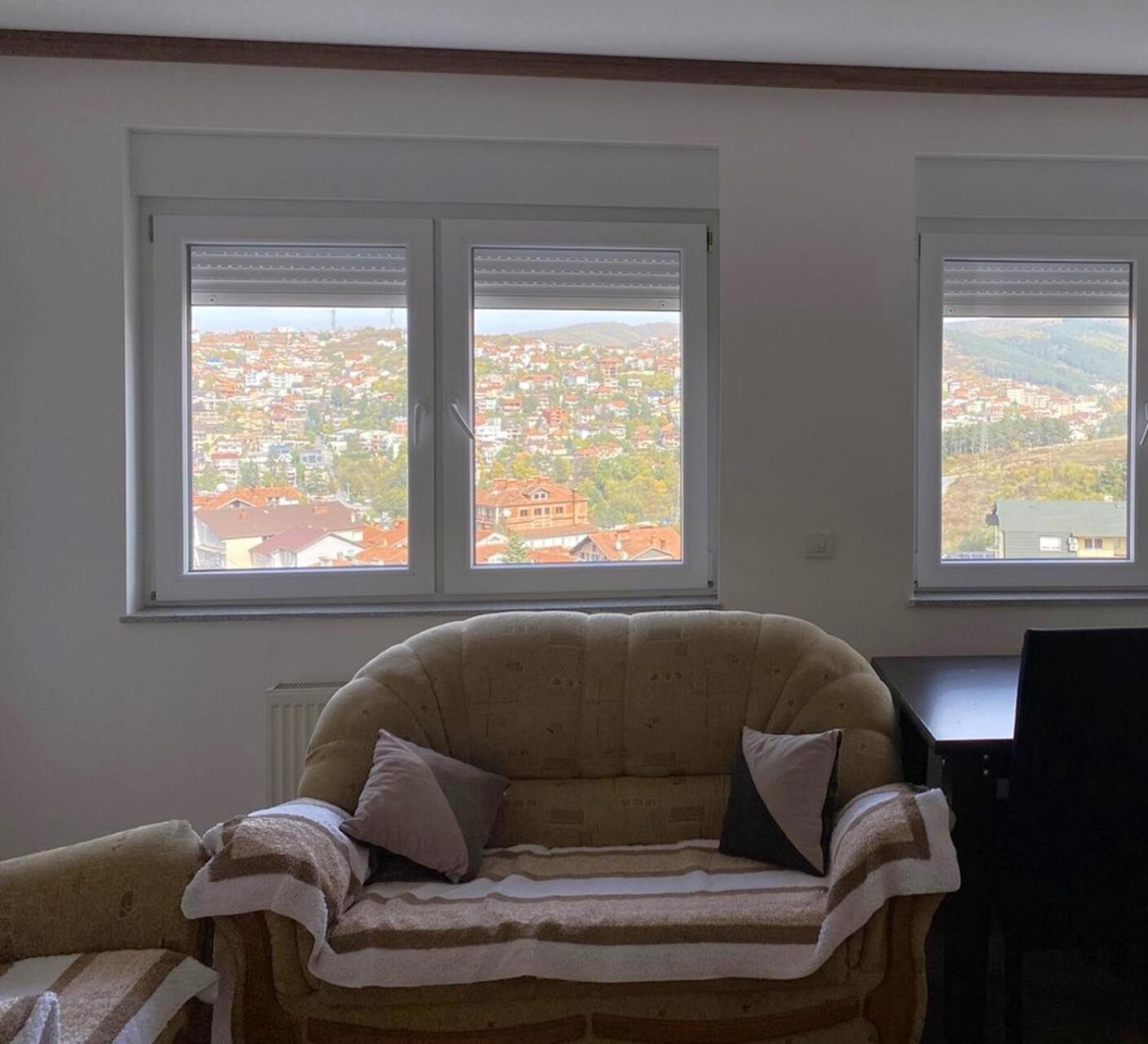 Private Apartments Prishtina Prishtine Bagian luar foto