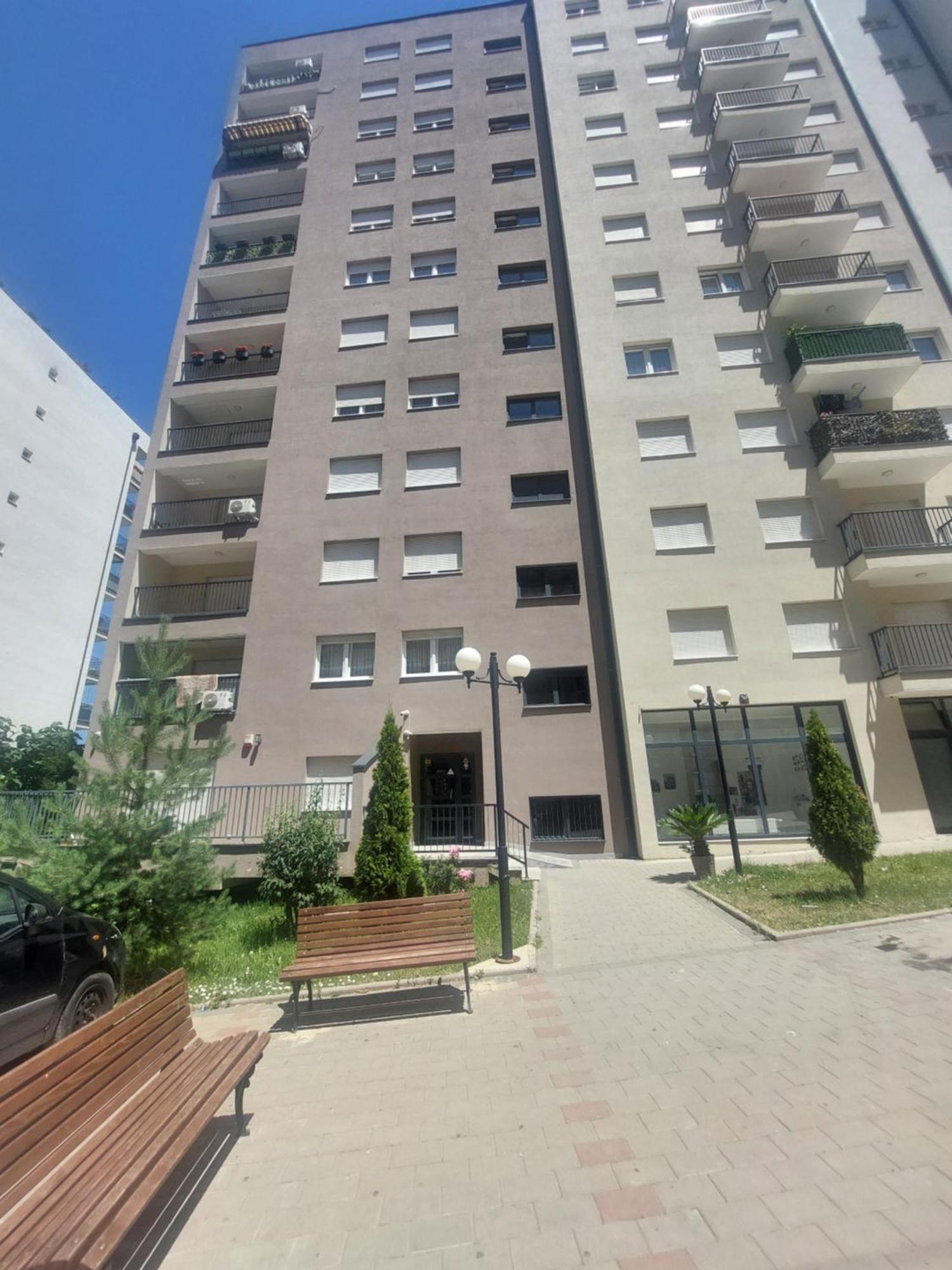 Private Apartments Prishtina Prishtine Bagian luar foto