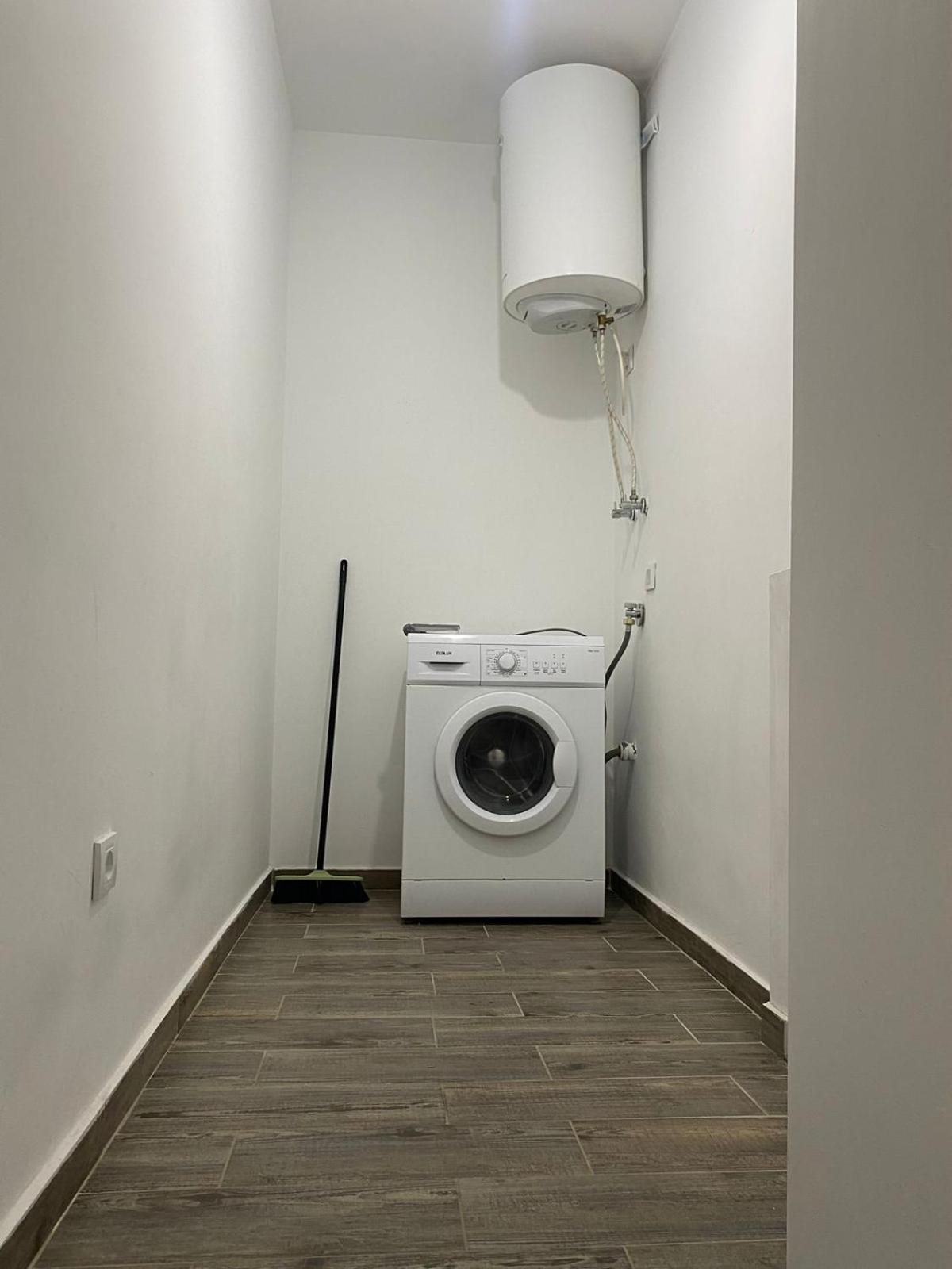 Private Apartments Prishtina Prishtine Bagian luar foto