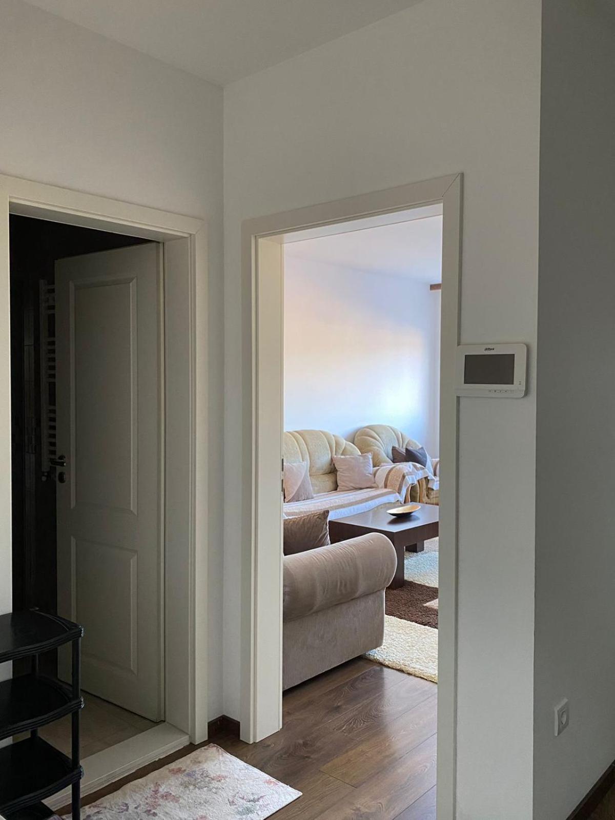 Private Apartments Prishtina Prishtine Bagian luar foto
