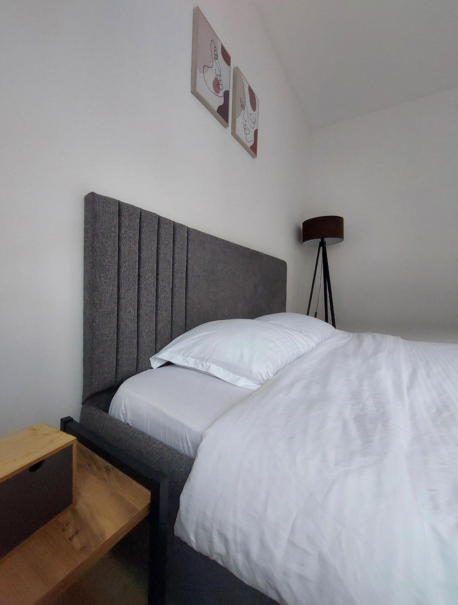 Private Apartments Prishtina Prishtine Bagian luar foto